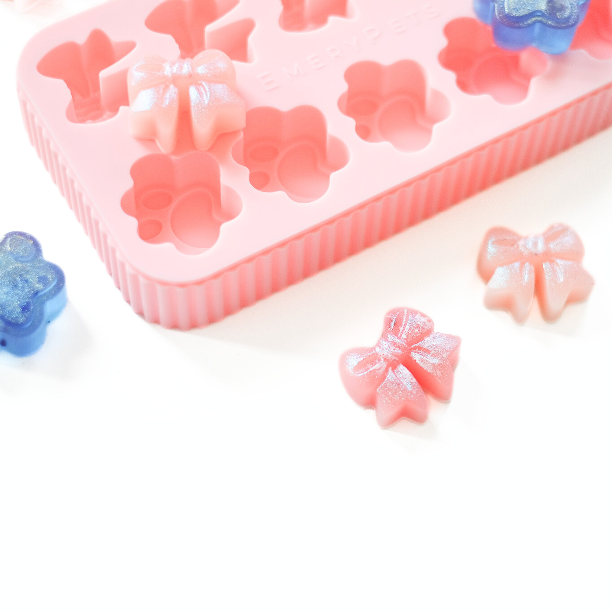 Bow + Paw Treat Mold