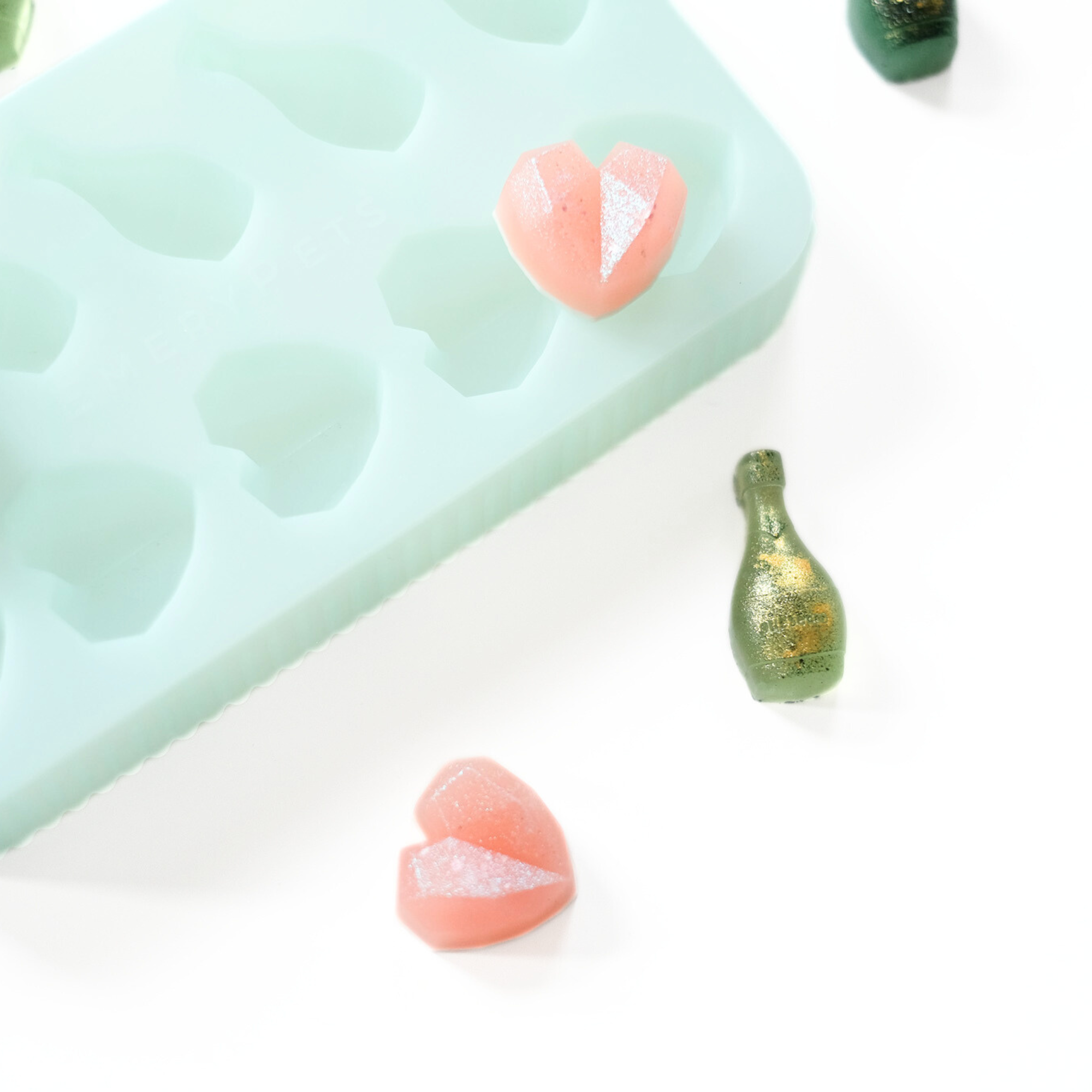 Pupsecco + Heart Treat Mold